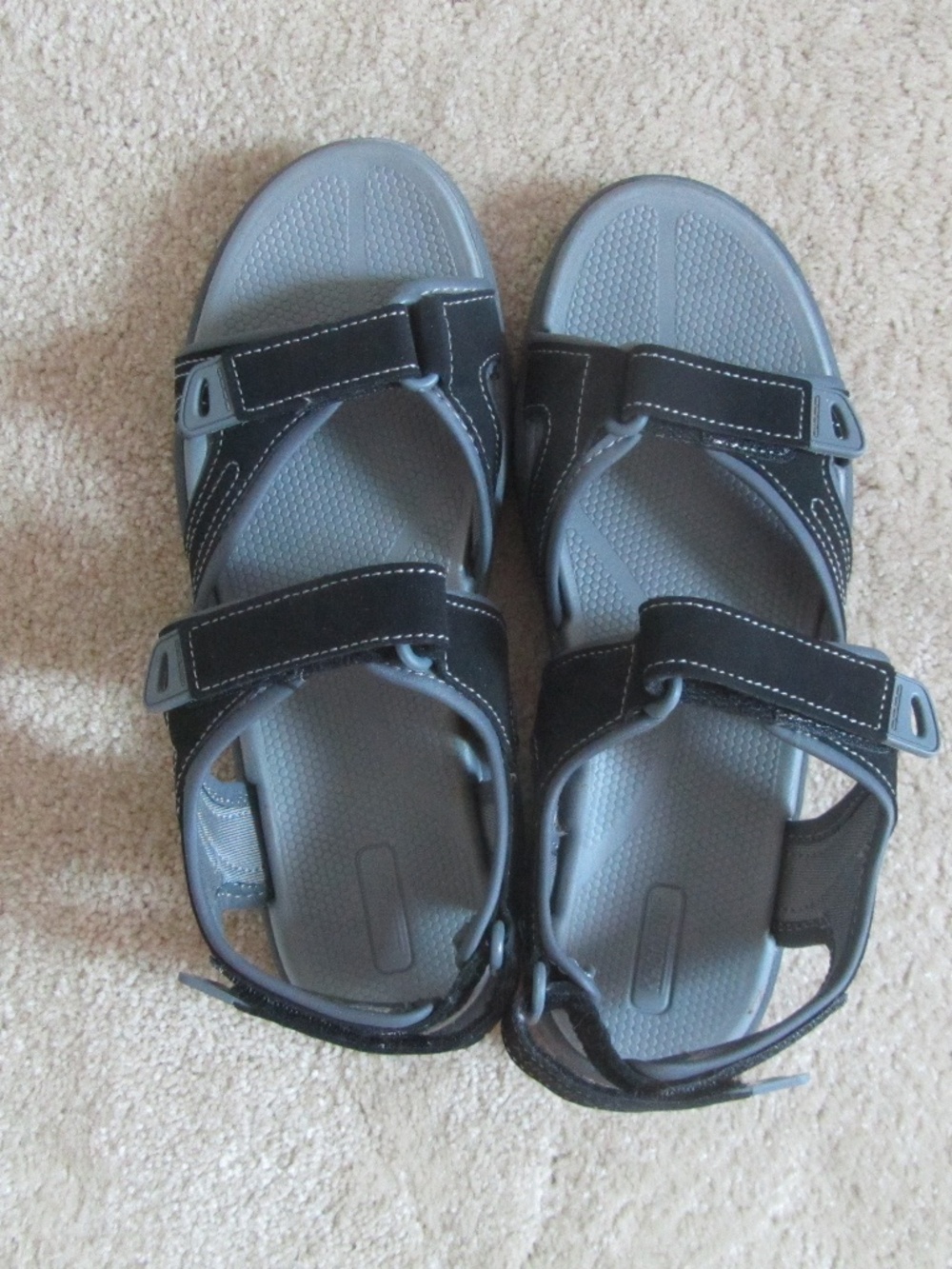 Khombu Ladies Black Sandal